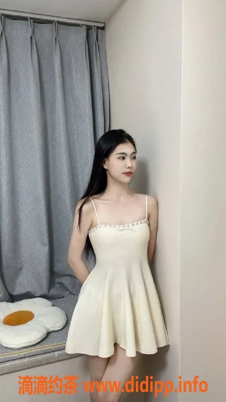 成都楼凤-成华区19岁嫩妹桃子，165cm，95斤，服务全面