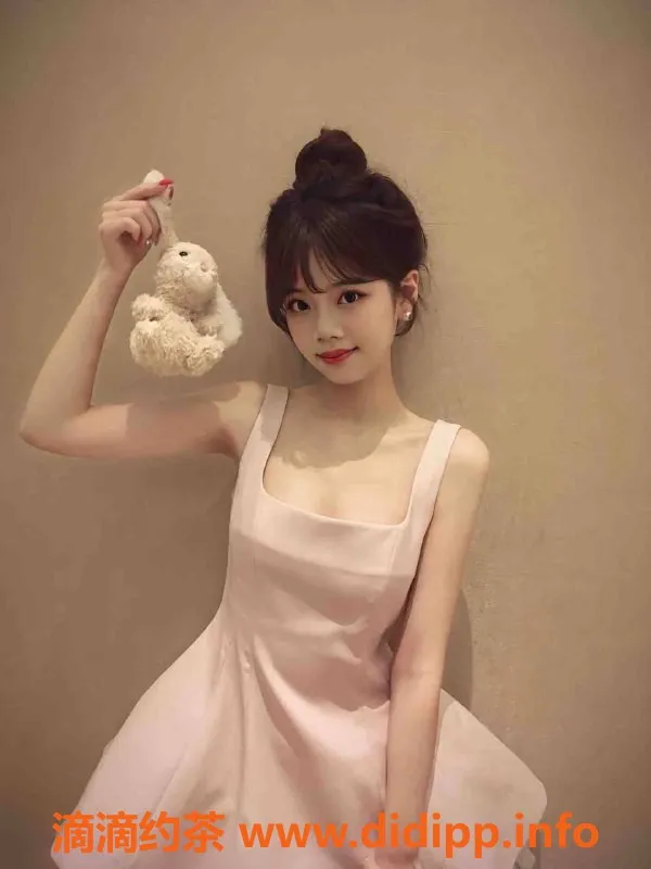 东莞楼凤-大朗诗雨，700元约会体验！