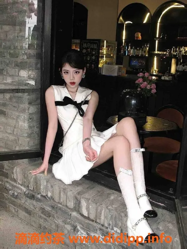 东莞楼凤-大朗诗雨，700元约会体验！