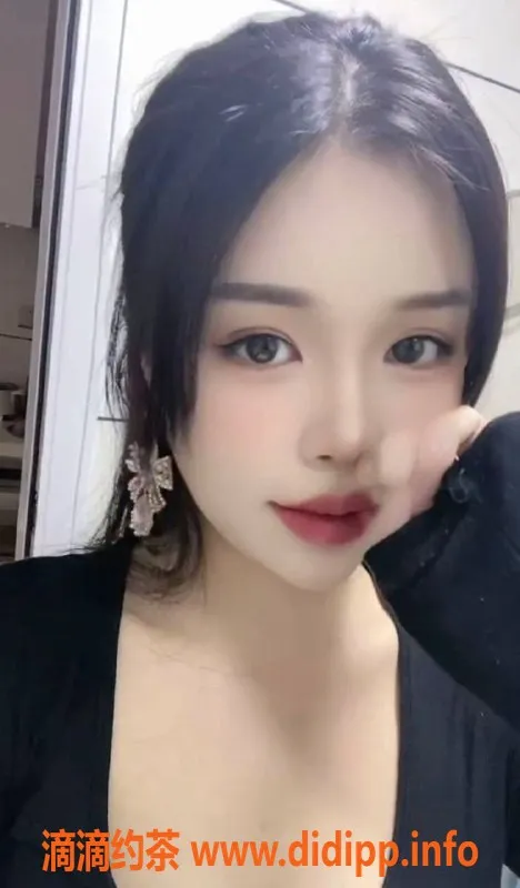 广州楼凤-天河御姐佳佳，800元享69蛇吻服务