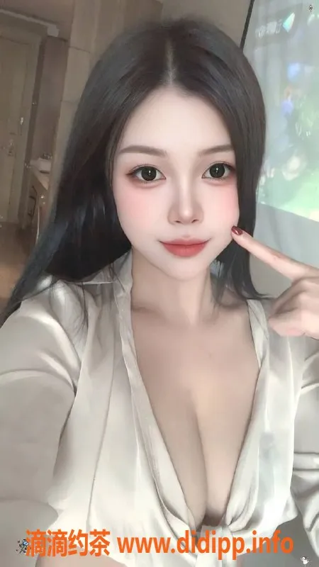 广州楼凤-天河御姐佳佳，800元享69蛇吻服务