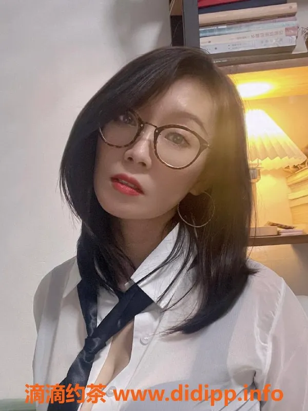 北京楼凤-丰台七夜，白嫩少妇，温柔服务