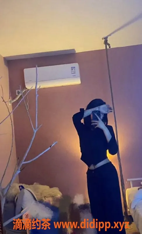 郑州楼凤-管城区19岁萱萱，165cm女友式服务，超值体验