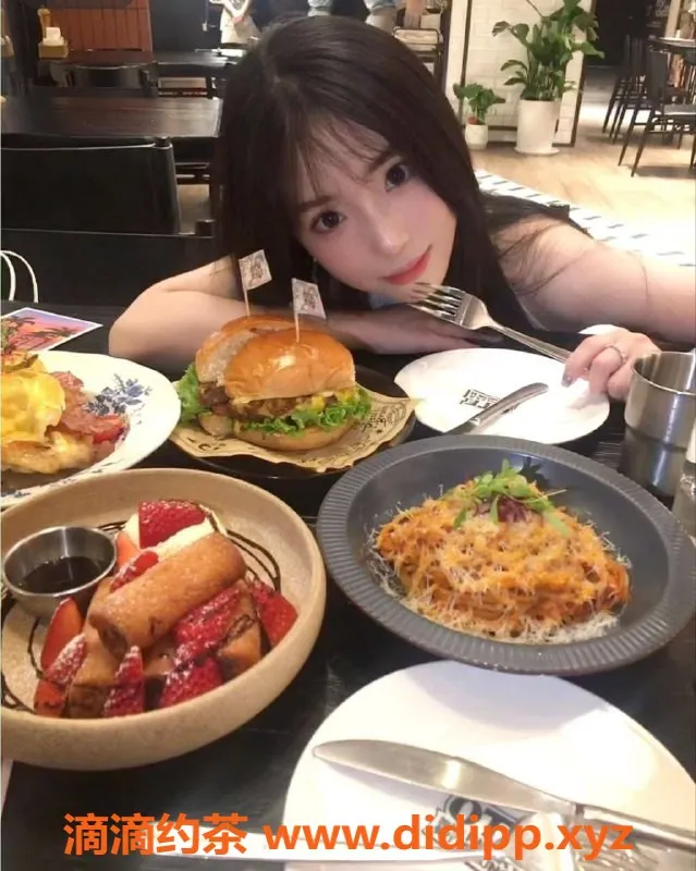 北京楼凤-朝阳念初，1300元嫩妹提供制服诱惑