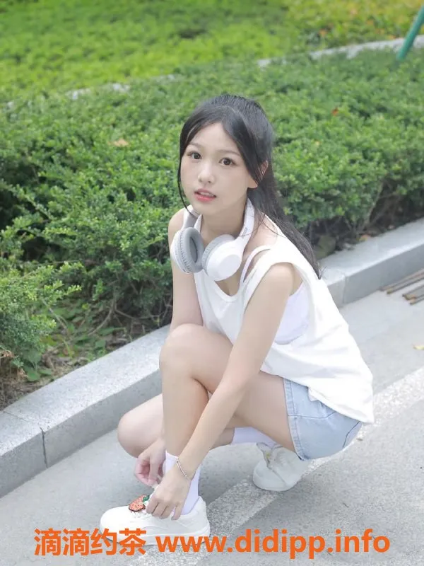 深圳楼凤-深圳双儿，25岁，164cm，200茶水费快餐