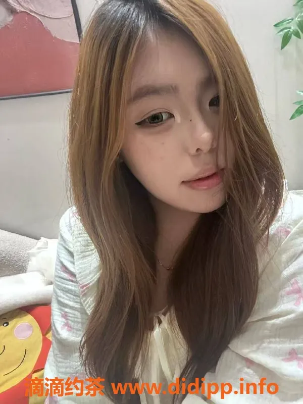 成都楼凤资源信息,新都区嫩妹可柠回归，代聊服务火热中！