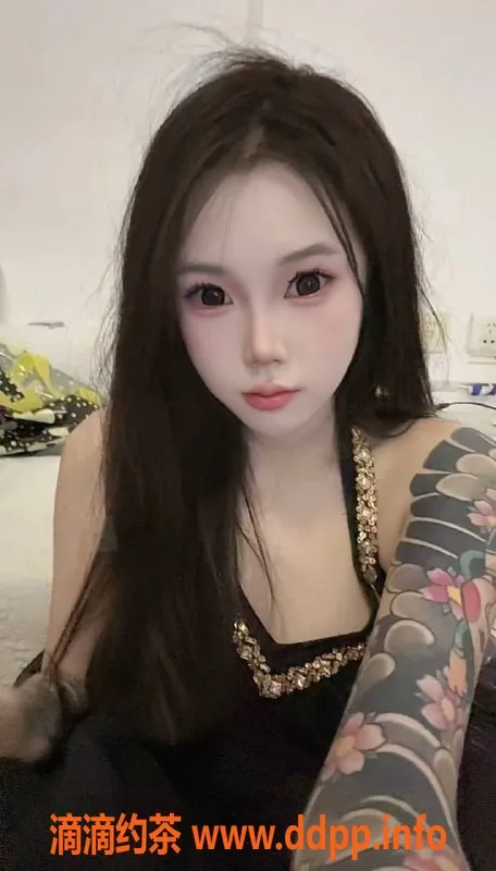 郑州楼凤-管城区允允，18岁165cm，49斤，性感服务