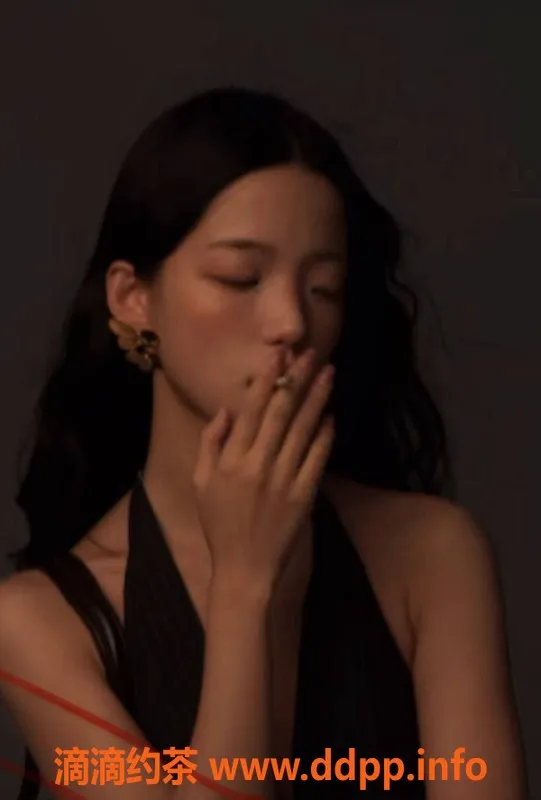 成都楼凤-武侯区单手抱草莓，6p嫩妹，态度超佳