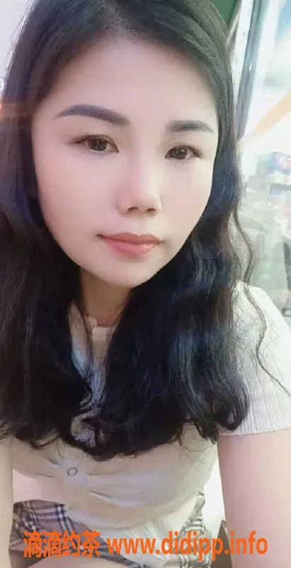 广州楼凤-番禺小少妇橙橙，27岁160cm，宁静又热情