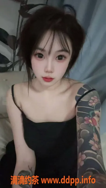 郑州楼凤-管城区允允，18岁165cm，49斤激情服务