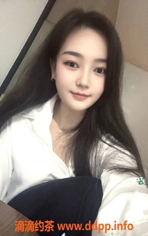 郑州楼凤-金水区允儿26岁，165cm，52kg，36C，超值服务等你来体验！