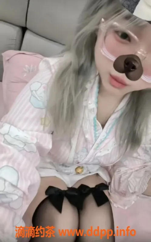 太原楼凤-临汾小呆呆，18岁170cm，130斤服务可选