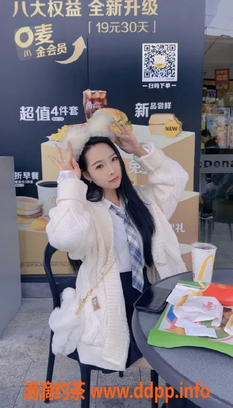 深圳楼凤-深圳龙华千元档新人小姐，1000元起服务