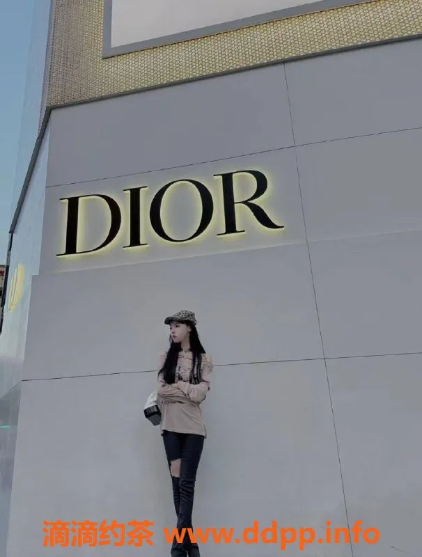 杭州外围-滨江区美少女小米，真实网红，69互舔！