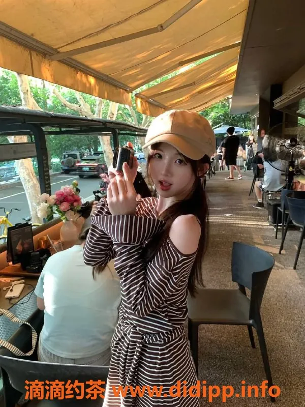 杭州楼凤-杭州可可，18岁163cm清纯美少女，1400元/50分钟