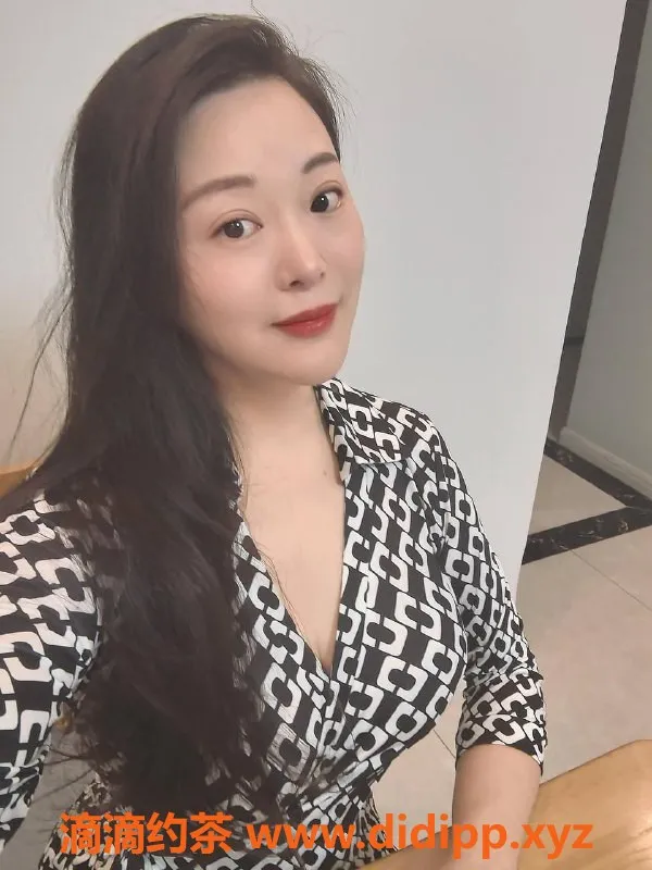 北京楼凤-丰台彤彤，少妇口活细致，500元服务