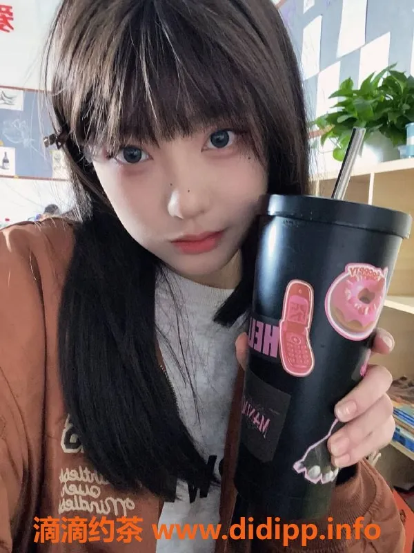 昆明楼凤-盘龙小猫 900元体验 超值嫩妹服务