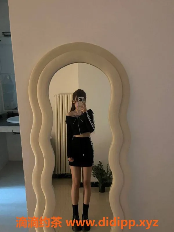 郑州楼凤-管城区小夕，19岁158cm完美身材，超值陪玩服务