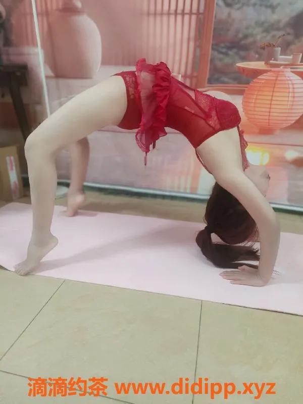 广州楼凤-白云灵灵，400元起，热情服务，值得一试！