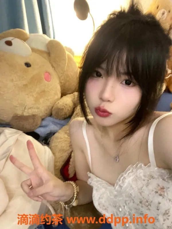 台州楼凤-宝山区小萱，164cm、49kg、C围，800P品茶服务