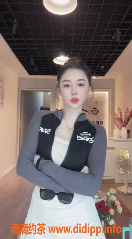 武汉楼凤-武汉李娜娜，超值500P服务，快来预约！