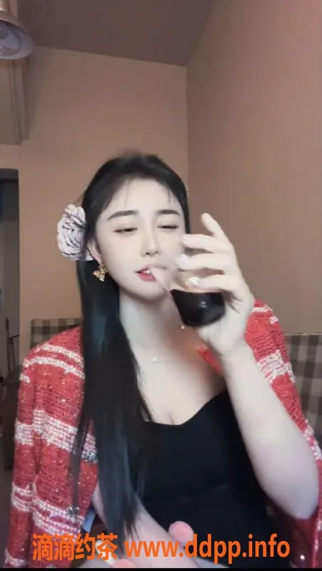 武汉楼凤-武汉李娜娜，超值500P服务，快来预约！