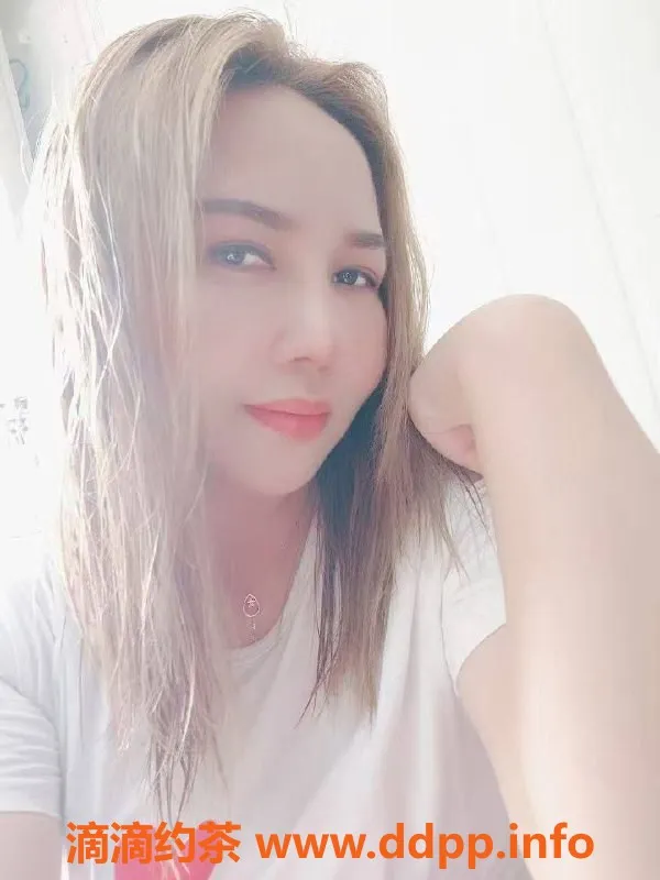 西安楼凤-雁塔区红姐姐，课费4/6，服务全面