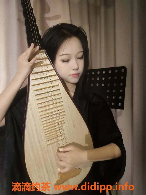 乌鲁木齐楼凤-蒋梦瑶—165高颜值艺考生，私密定制服务