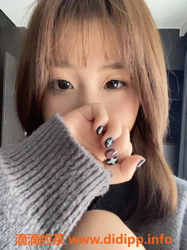 成都楼凤-成华区瑶瑶，18岁，身高160，胸围B+，550元体验