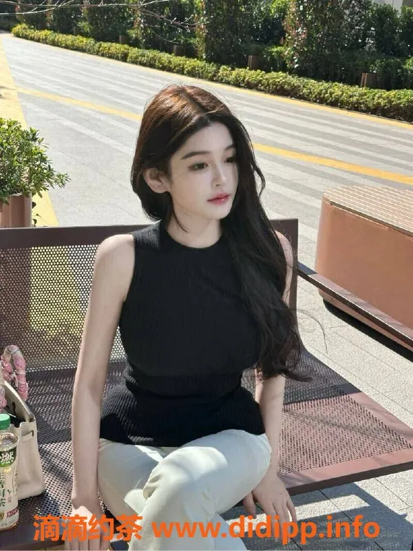 烟台上门服务-经区恒大学妹蜜蜜，身高168，90斤，价格1⃣️2⃣️起