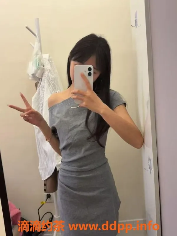 成都楼凤-成华区17岁幼态妹子，身高150，70斤，A杯