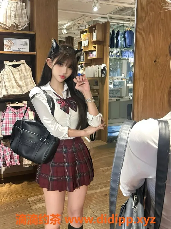 乌鲁木齐楼凤-蒋梦瑶-20岁166cm纯欲甜美，小巧玲珑