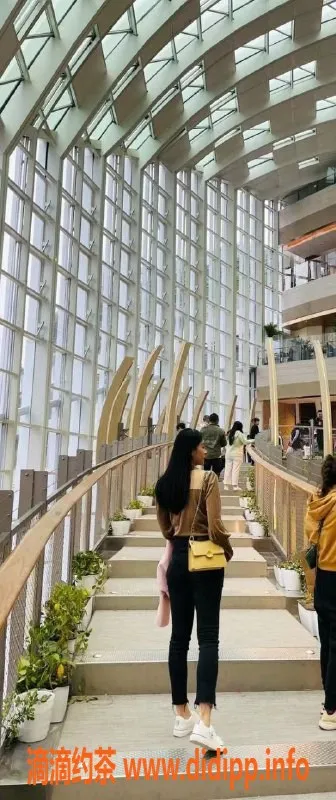 成都楼凤-市中心千凡，700元起诱惑服务