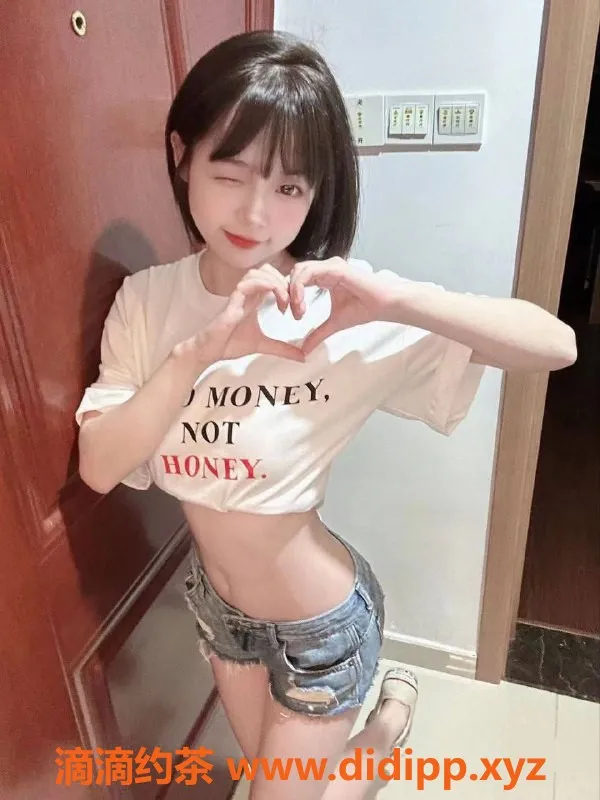 赣州楼凤-童颜巨乳尤物，身高160体重92，超敏感体验