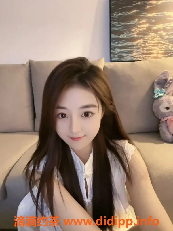 赣州楼凤-童颜无整莼，身高168，D罩杯，92cm，纯自然体验