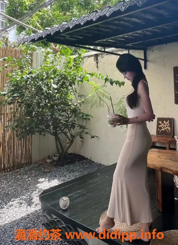 杭州楼凤-四川舞蹈老师美嘉，165cm高挑身材，1200起