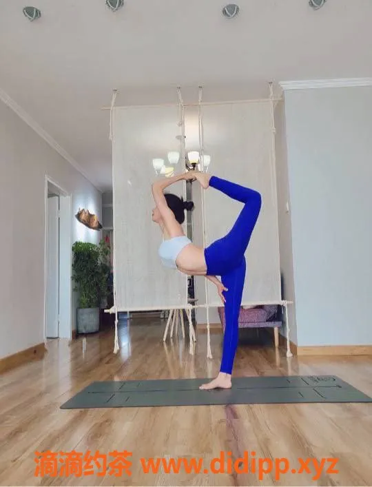 赣州楼凤资源信息,清纯艺校生，22岁168cm，激情服务，C罩杯