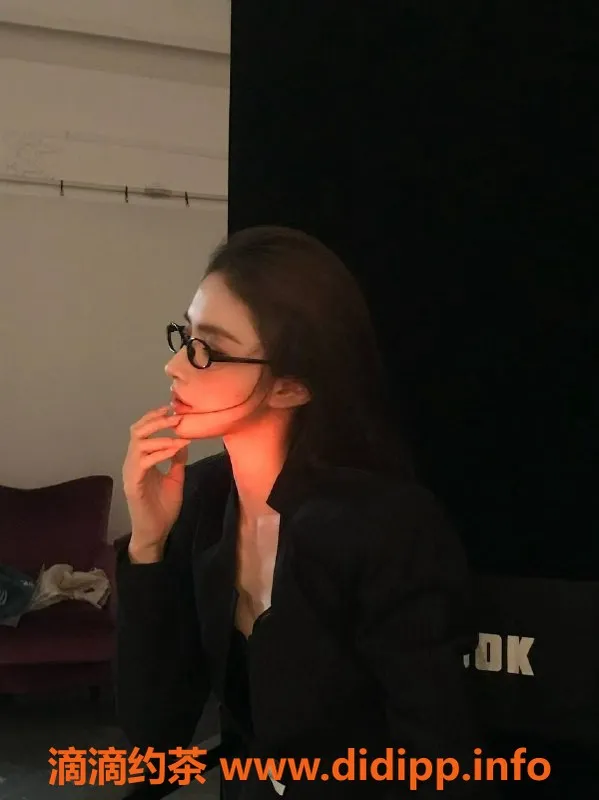 潍坊楼凤-潍坊高新区空姐，170cm蜜桃臀，98斤，超值服务