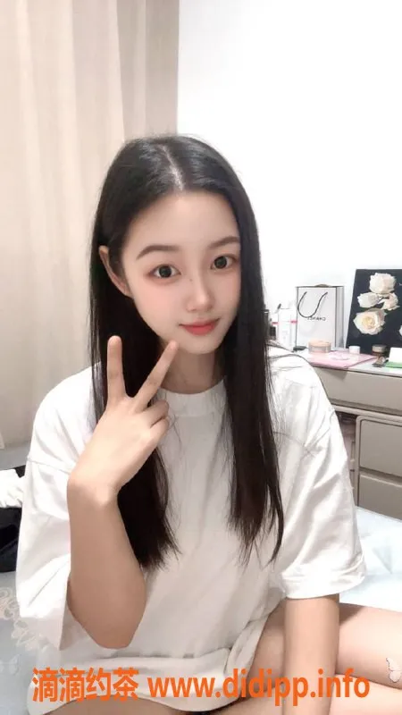 台州楼凤-上海彤彤，身高163cm，43kg，800元靠谱品茶