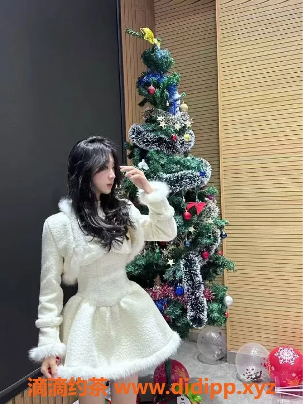 潍坊上门服务-潍坊上门美眉，175cm，18岁，52斤，独家服务