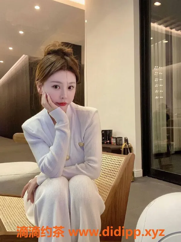 赣州楼凤-温柔可人小女友，气质佳配合高