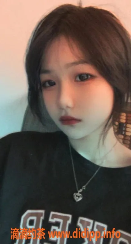 杭州楼凤资源信息,拱墅区泡芙，身高172，服务周到，课费1.2/p