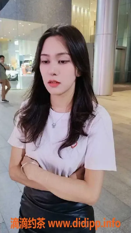 广州楼凤-天河贝迪，22岁，168cm，45kg，800元服务