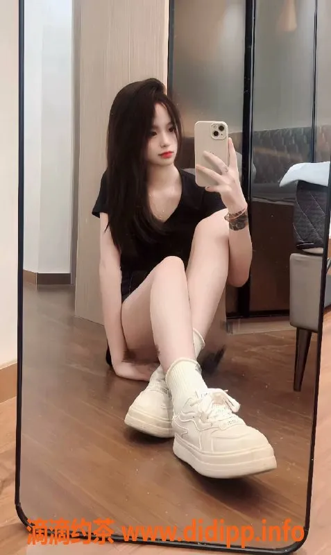 台州楼凤-金华香香，18岁164cm，45kg靠谱女孩