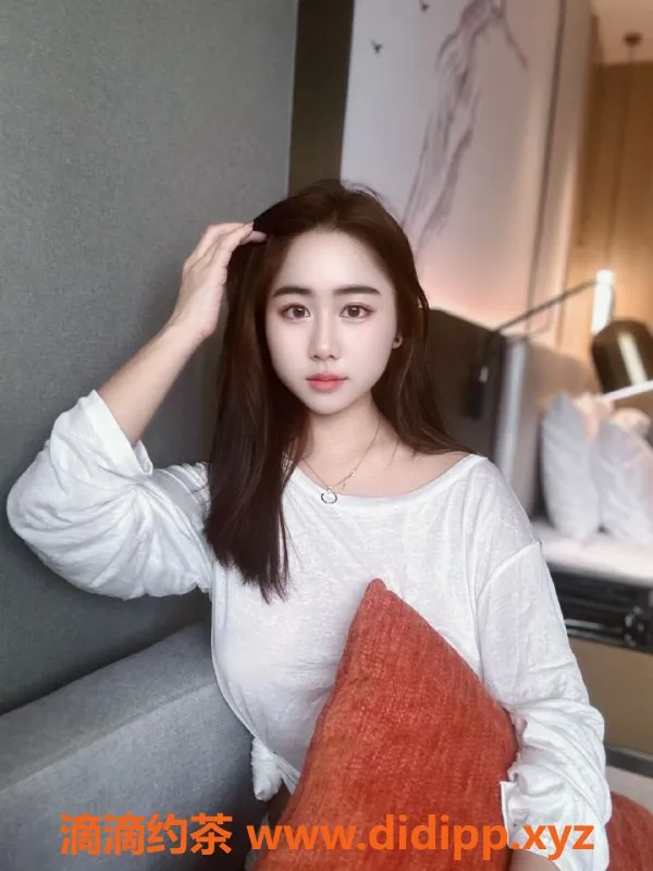 东莞楼凤资源信息,南城鑫鑫，22岁165cm粉嫩嫩妹，500元起