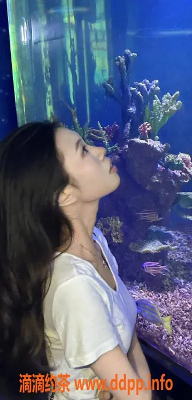 潍坊楼凤资源信息,潍坊奎文区老师兼职，身高170，体重95