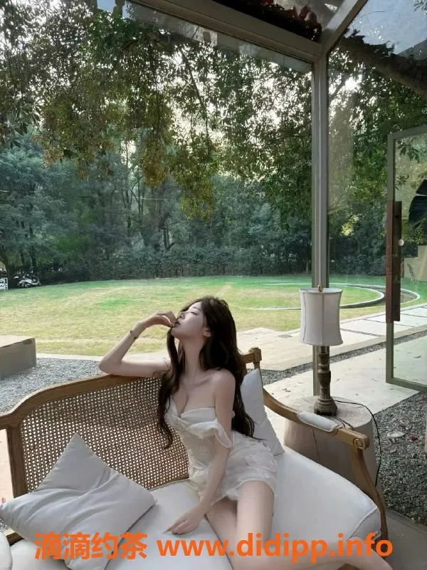 台州楼凤资源信息,台州小云朵，165cm C+胸围，年龄04，600元品茶