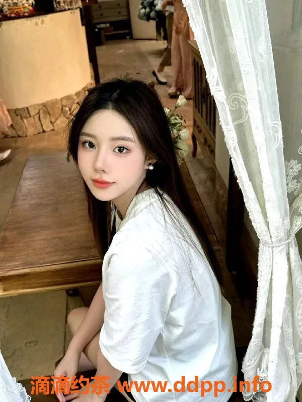 杭州楼凤资源信息,杭州西湖清纯美少女夏雨，身高164，43kg，1200元体验