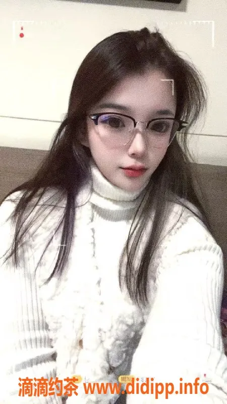 潍坊楼凤-奎文区20岁琪琪，167高96斤，800元不夜服务