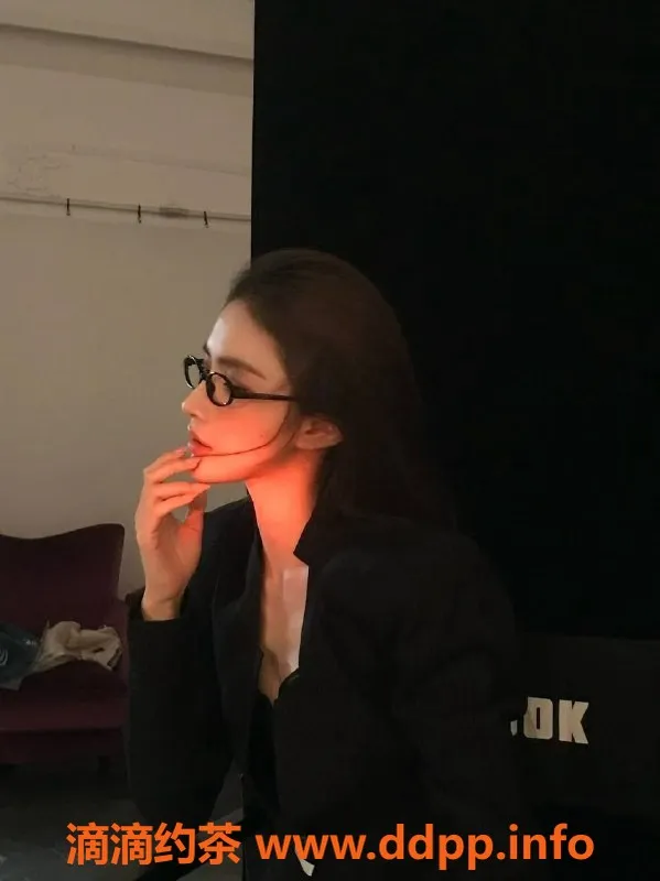 潍坊楼凤-高新小白，170高、90斤，1200带工作室